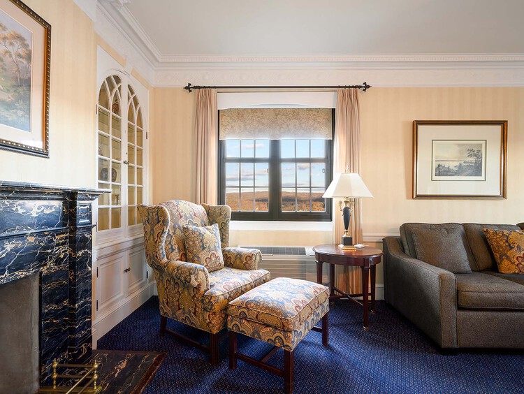 Eisenhower Suite living room with fireplace