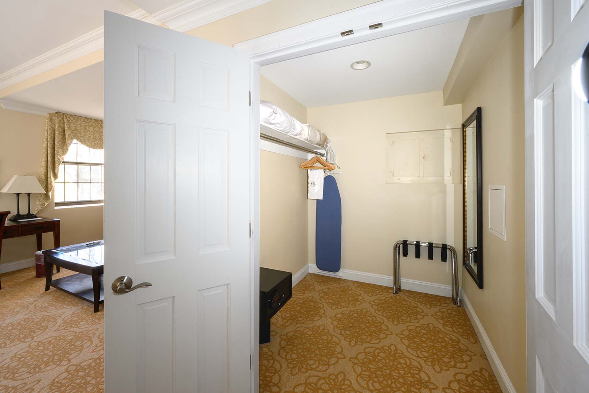 Bridal Suite walk-in closet