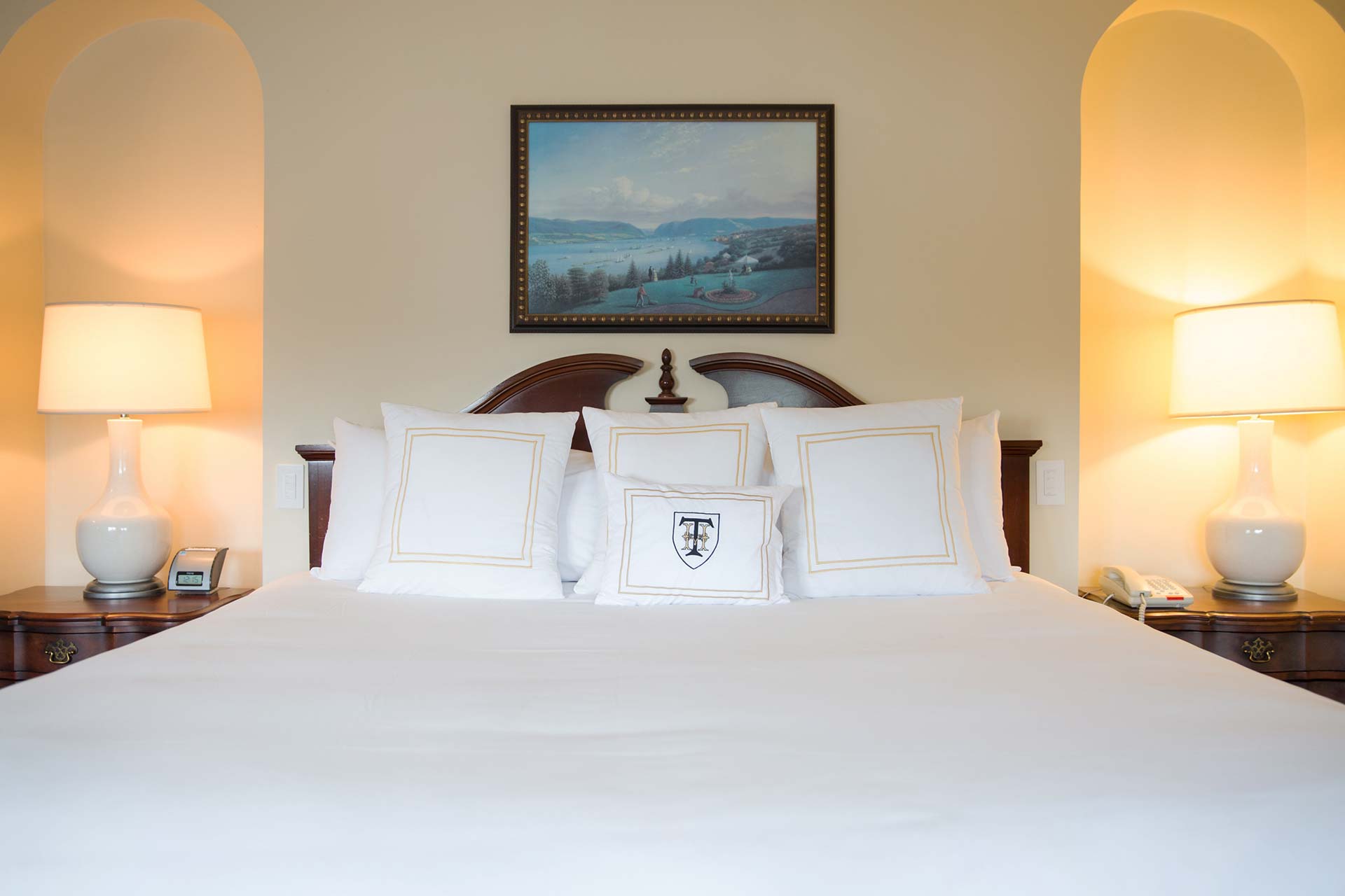 Deluxe King bed