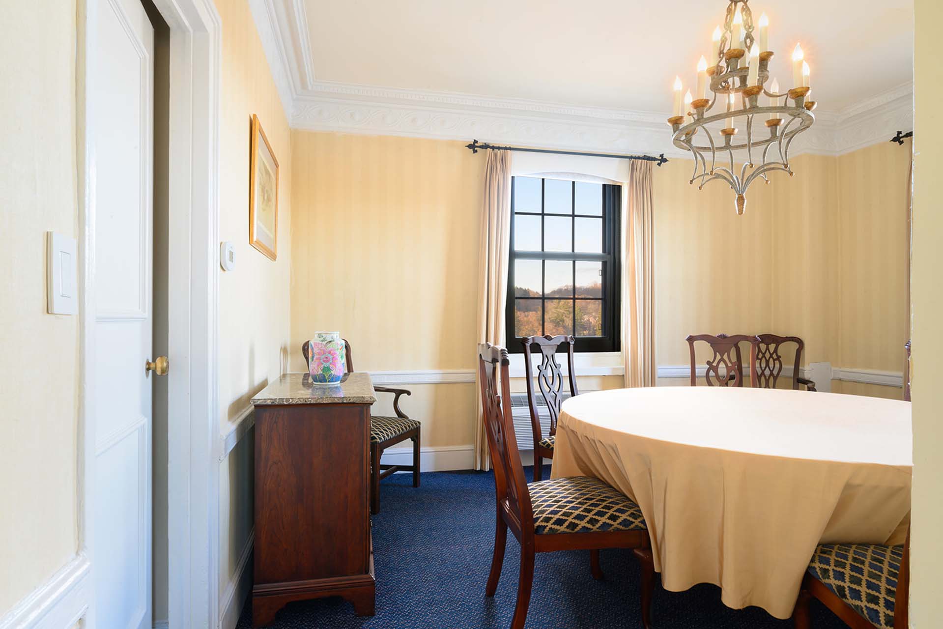 Eisenhower Suite dining room